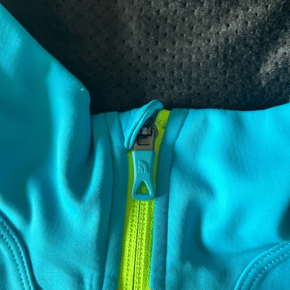 Womens North Face running jacket Medium - Picture 10 of 10